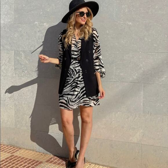 ZARA BLOGGER FAVORITE ANIMAL PRINT MINI DRESS TIGER - Picture 1 of 10